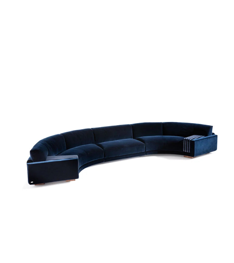 Fendi– Model 010