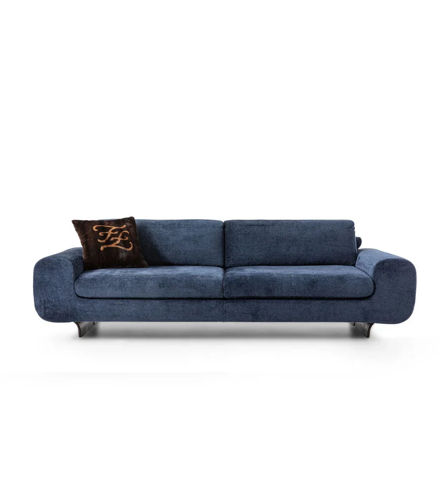 Fendi– Model 004